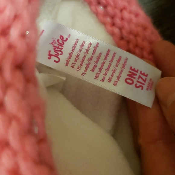 Justice Girls Winter Hat 🔸️bundle 2 or more items for a discount 🔹️ - Picture 3 of 3